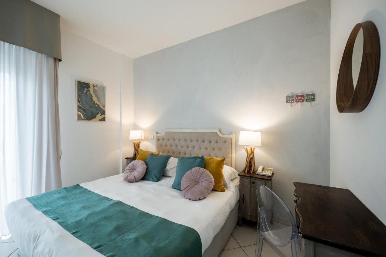 Hotel Continental سينِغاليا المظهر الخارجي الصورة