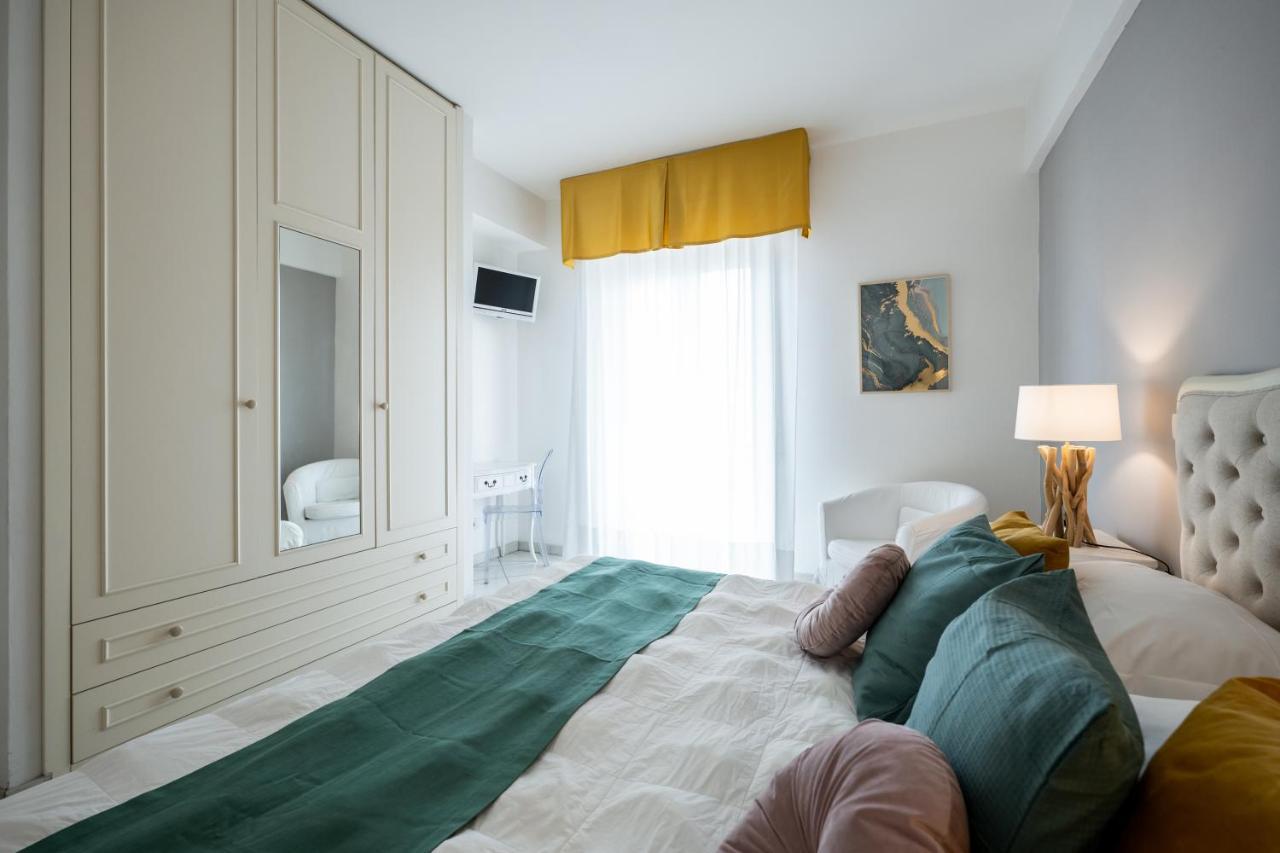 Hotel Continental سينِغاليا المظهر الخارجي الصورة