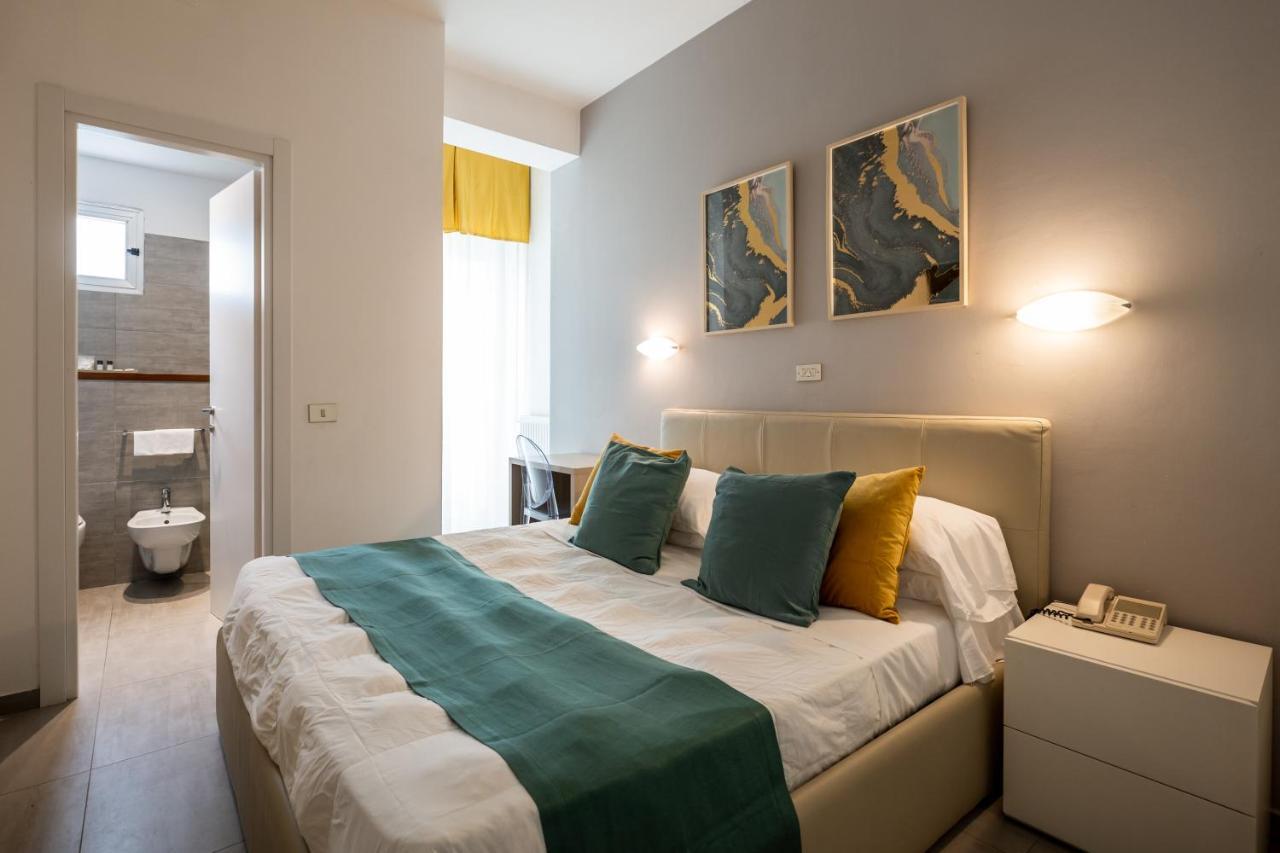 Hotel Continental سينِغاليا المظهر الخارجي الصورة