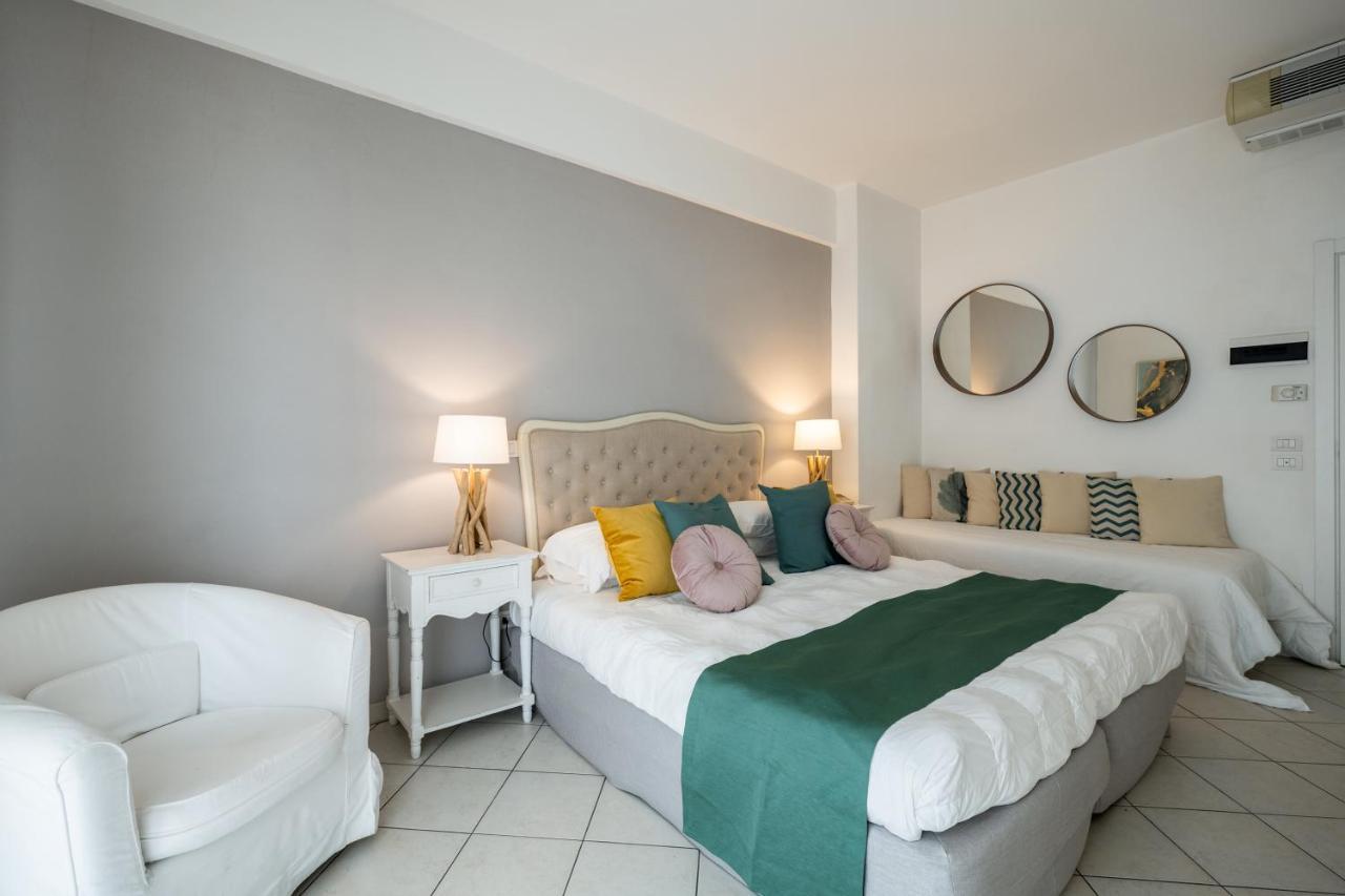 Hotel Continental سينِغاليا المظهر الخارجي الصورة