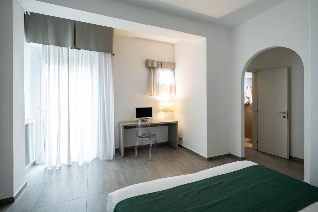 Hotel Continental سينِغاليا المظهر الخارجي الصورة