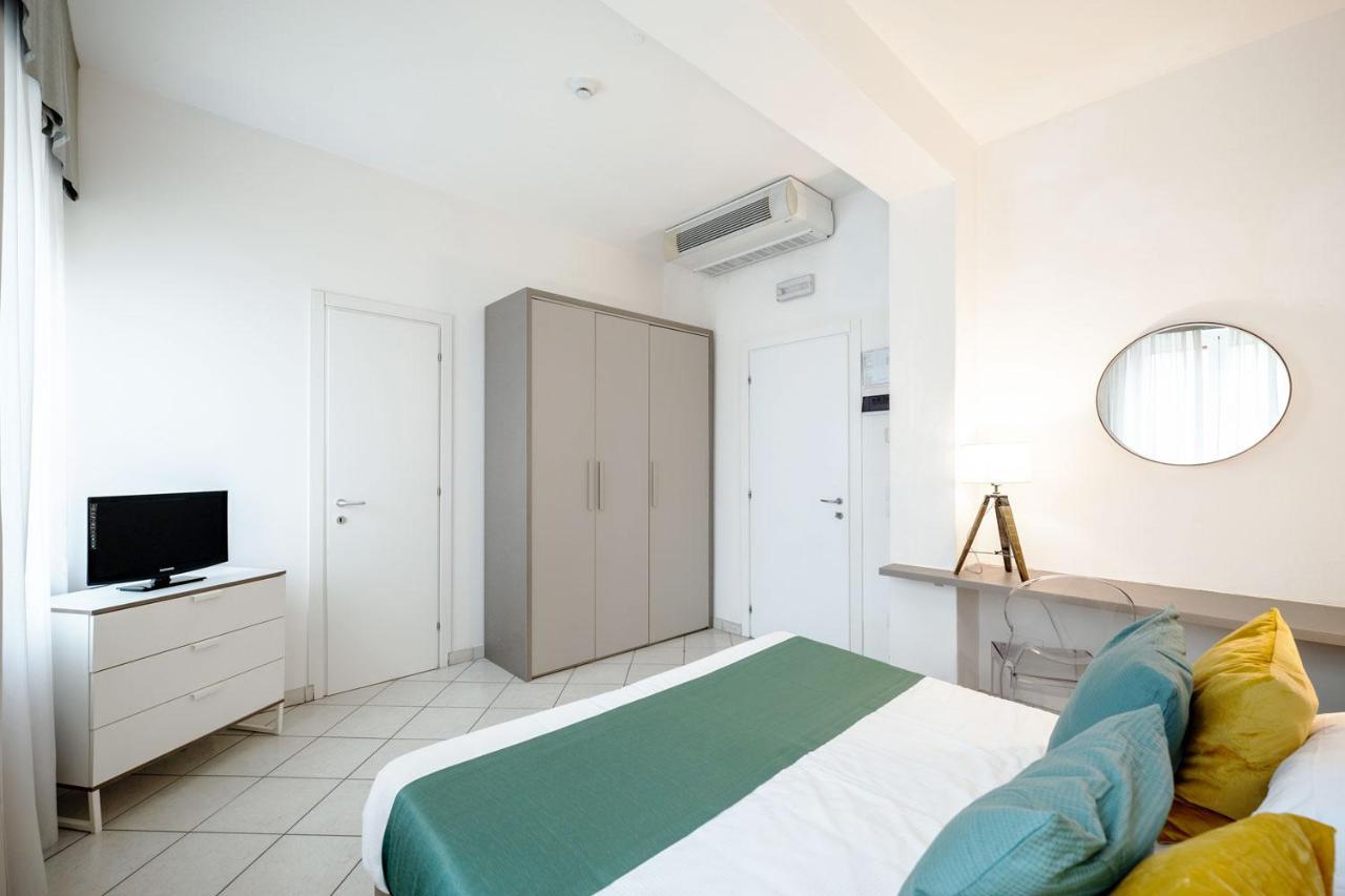 Hotel Continental سينِغاليا المظهر الخارجي الصورة