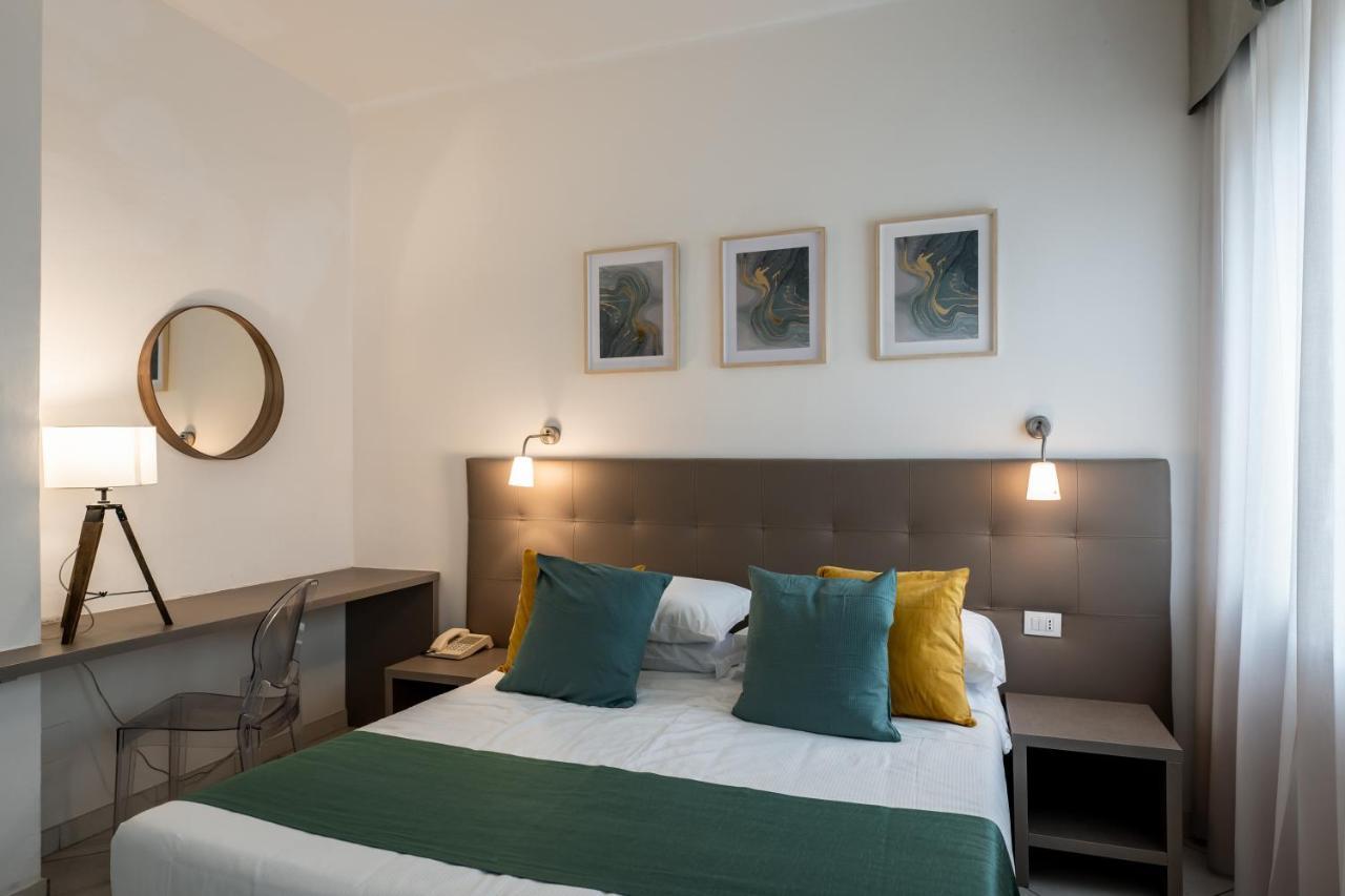 Hotel Continental سينِغاليا المظهر الخارجي الصورة