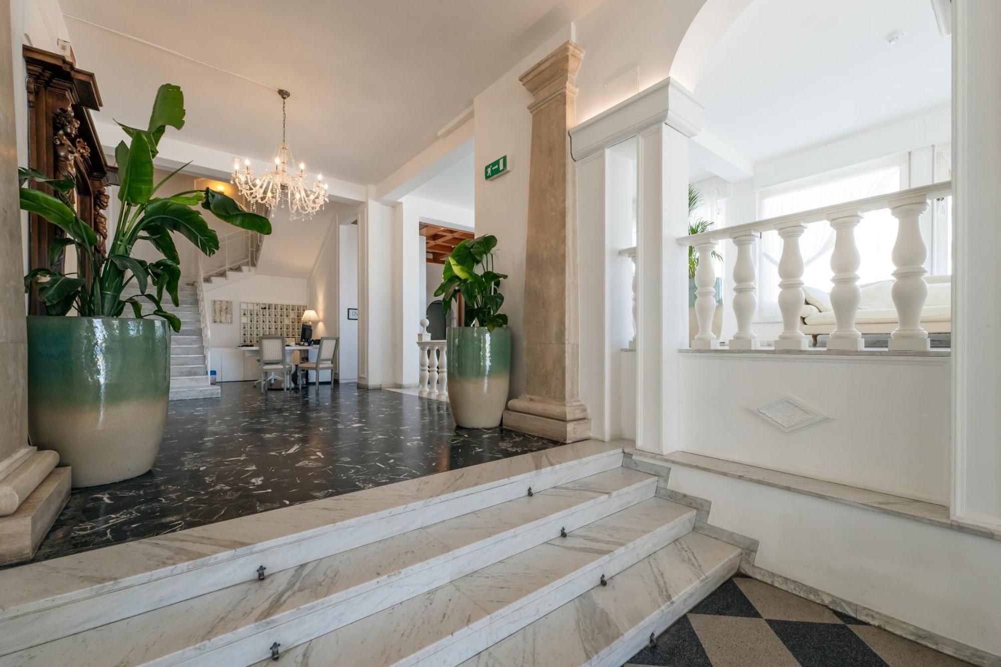 Hotel Continental سينِغاليا المظهر الخارجي الصورة